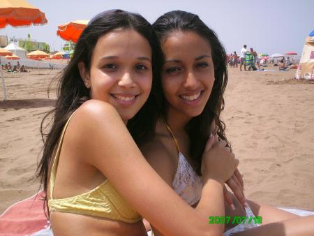 me and sarah ma couz a la plage